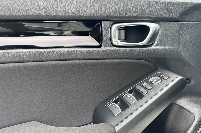 Honda Civic Sedan Hybrid Vehicle Full-screen Gallery Image 10