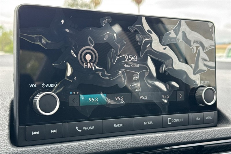 Honda Civic Sedan Hybrid Vehicle Full-screen Gallery Image 16