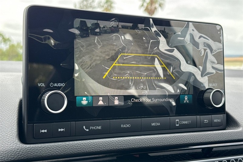 Honda Civic Sedan Hybrid Vehicle Full-screen Gallery Image 17