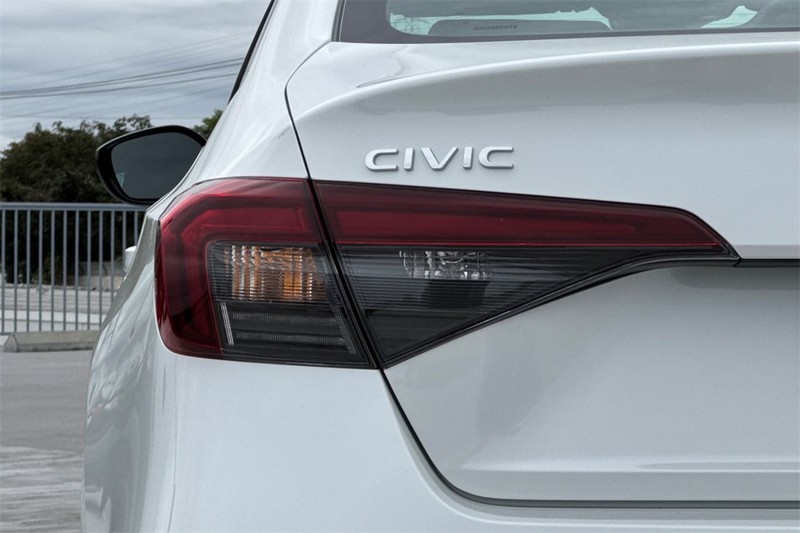 Honda Civic Sedan Hybrid Vehicle Full-screen Gallery Image 25