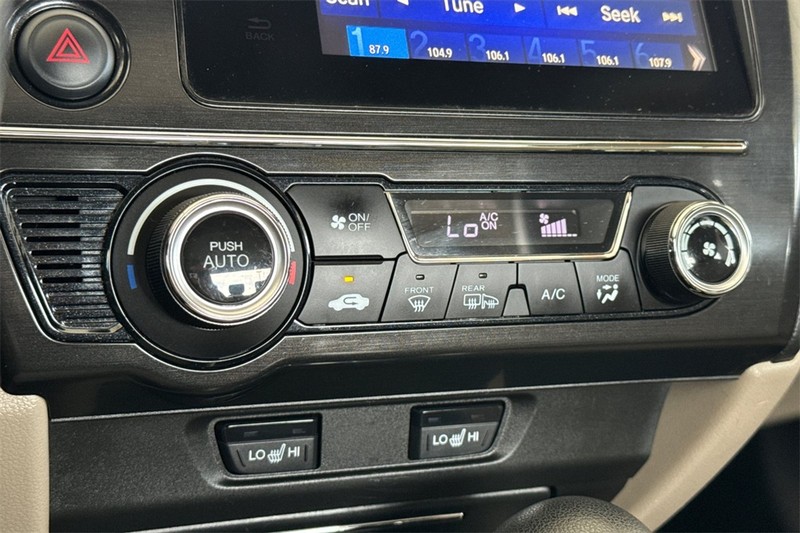 Honda Civic Sedan Vehicle Full-screen Gallery Image 18