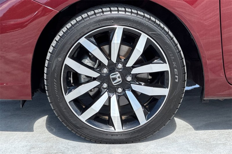 Honda Civic Sedan Vehicle Full-screen Gallery Image 24