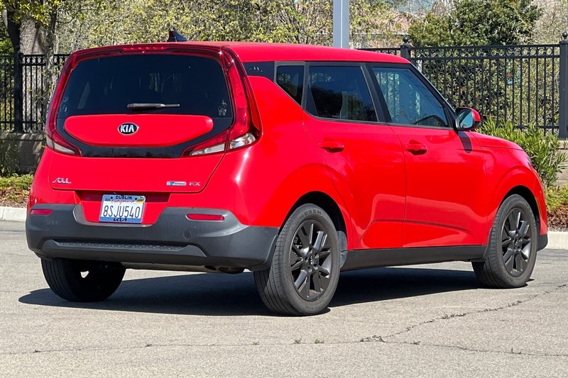 Kia Soul Vehicle Full-screen Gallery Image 04