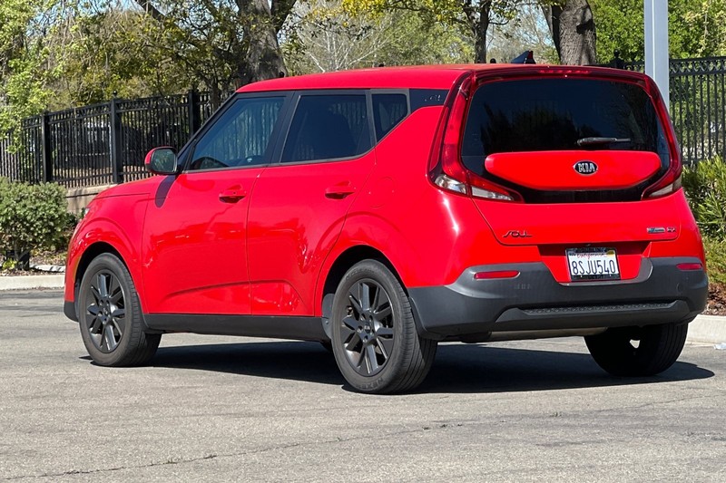 Kia Soul Vehicle Full-screen Gallery Image 06