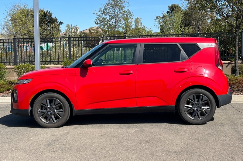Kia Soul Vehicle Full-screen Gallery Image 07