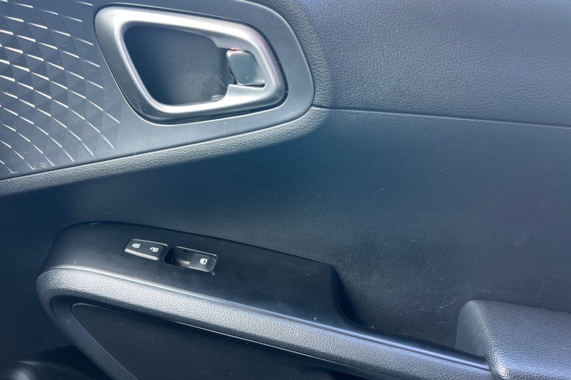 Kia Soul Vehicle Full-screen Gallery Image 20