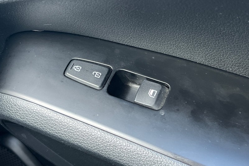 Kia Soul Vehicle Full-screen Gallery Image 21