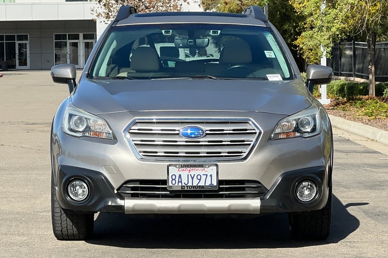 Subaru Outback Vehicle Full-screen Gallery Image 09