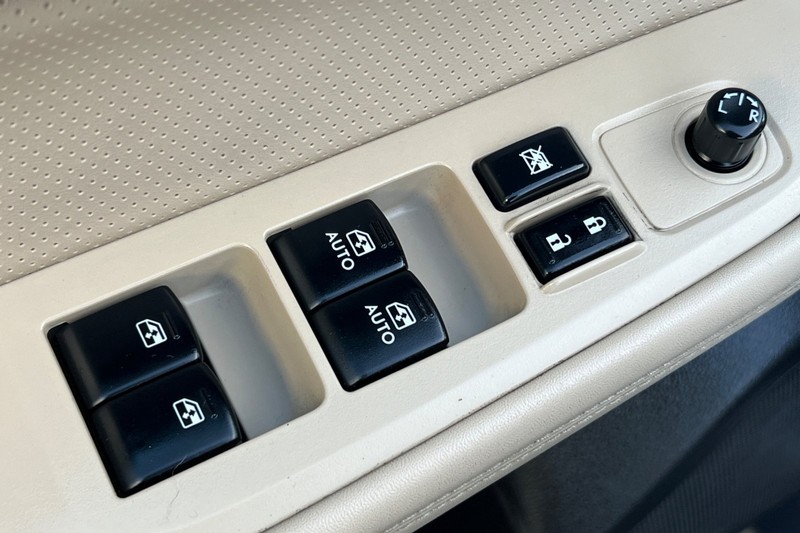 Subaru Outback Vehicle Full-screen Gallery Image 12