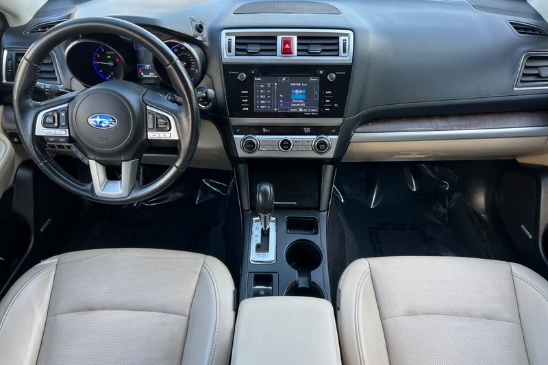 Subaru Outback Vehicle Full-screen Gallery Image 15