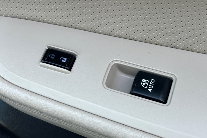 Subaru Outback Vehicle Full-screen Gallery Image 22