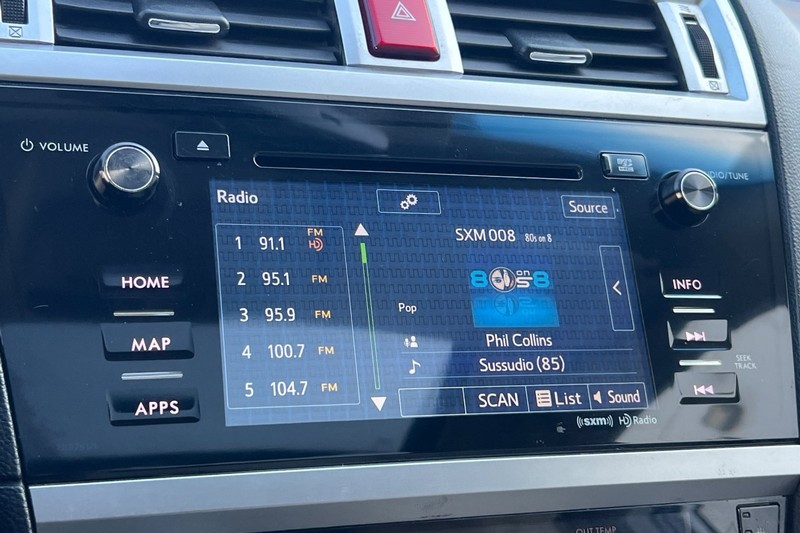 Subaru Outback Vehicle Full-screen Gallery Image 26