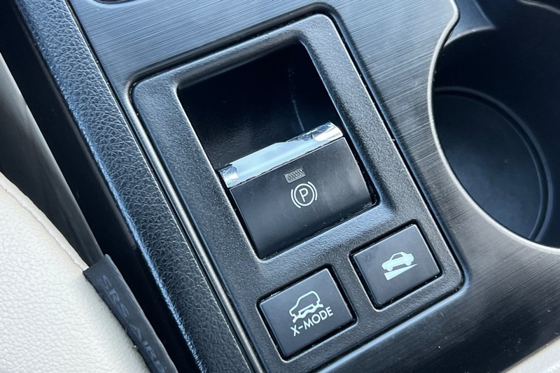 Subaru Outback Vehicle Full-screen Gallery Image 29