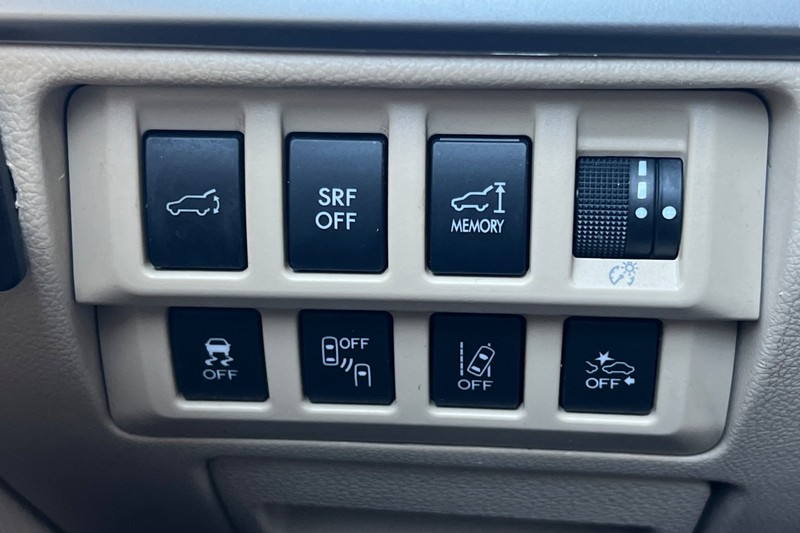 Subaru Outback Vehicle Full-screen Gallery Image 40