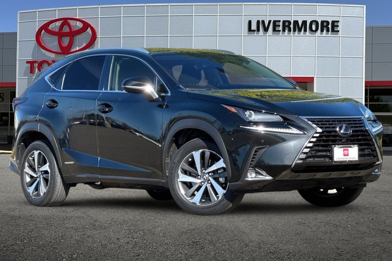 Lexus NX Vehicle Full-screen Gallery Image 02