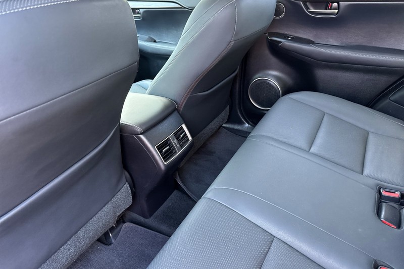 Lexus NX Vehicle Full-screen Gallery Image 14
