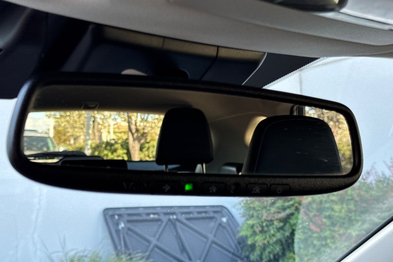 Lexus NX Vehicle Full-screen Gallery Image 25