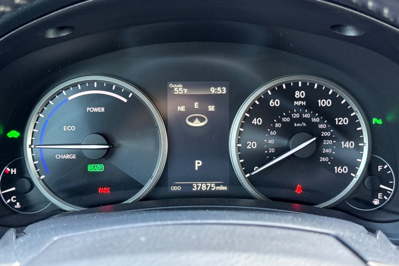 Lexus NX Vehicle Full-screen Gallery Image 41