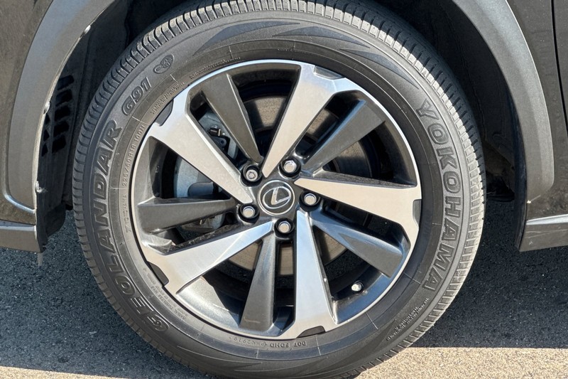 Lexus NX Vehicle Full-screen Gallery Image 47
