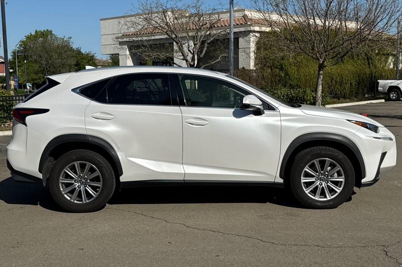 Lexus NX Vehicle Full-screen Gallery Image 03