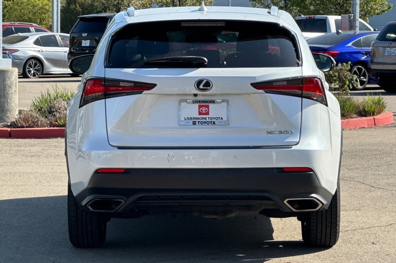 Lexus NX Vehicle Full-screen Gallery Image 05