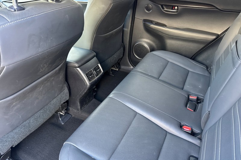 Lexus NX Vehicle Full-screen Gallery Image 14