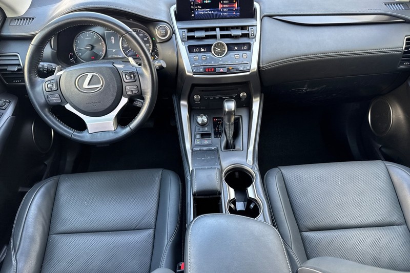 Lexus NX Vehicle Full-screen Gallery Image 15