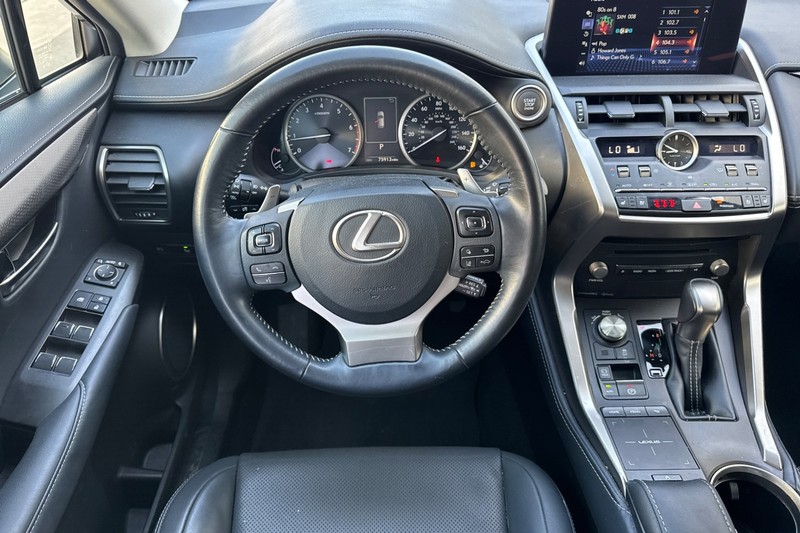 Lexus NX Vehicle Full-screen Gallery Image 16