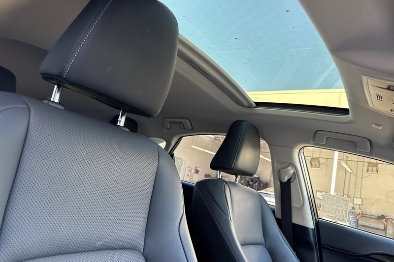 Lexus NX Vehicle Full-screen Gallery Image 20