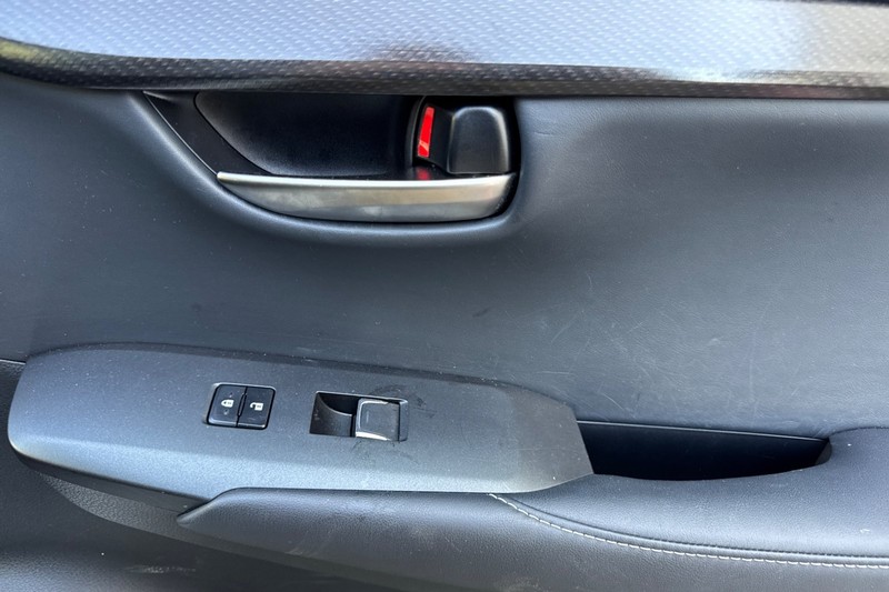 Lexus NX Vehicle Full-screen Gallery Image 21