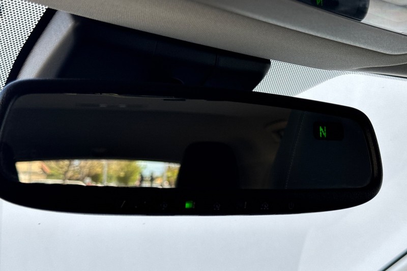 Lexus NX Vehicle Full-screen Gallery Image 25