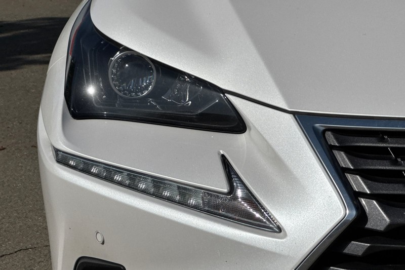 Lexus NX Vehicle Full-screen Gallery Image 47
