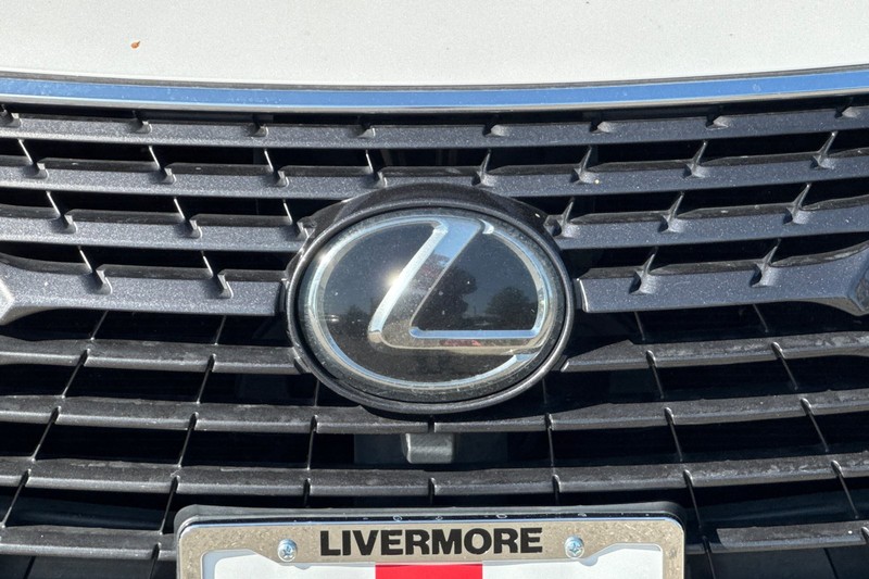 Lexus NX Vehicle Full-screen Gallery Image 48