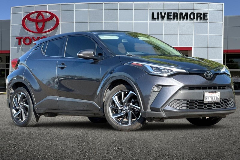 Toyota C-HR Vehicle Full-screen Gallery Image 02