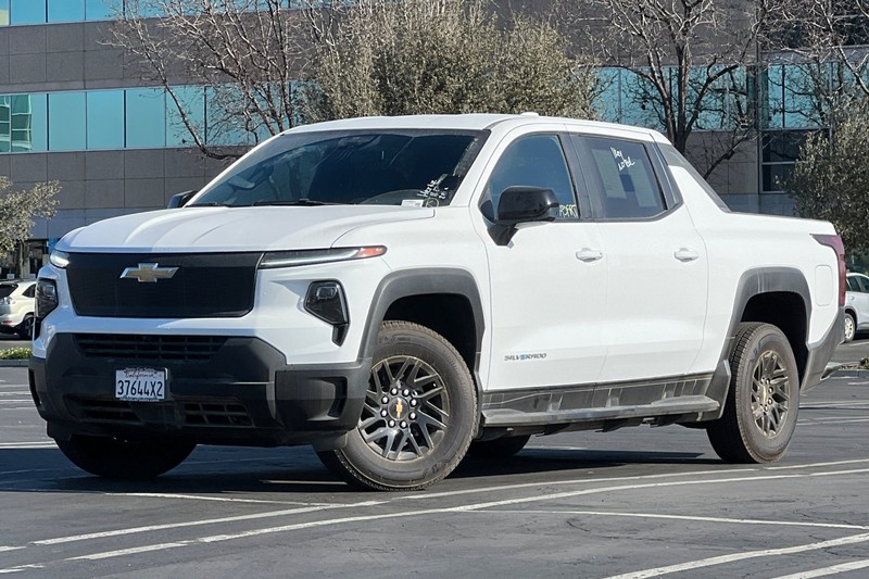 Chevrolet Silverado EV Vehicle Full-screen Gallery Image 08