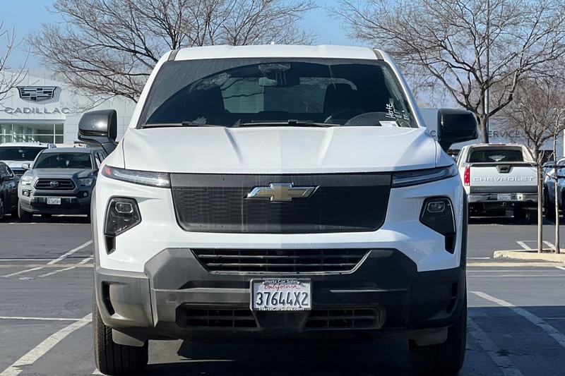 Chevrolet Silverado EV Vehicle Full-screen Gallery Image 09