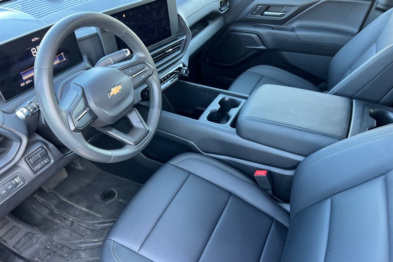 Chevrolet Silverado EV Vehicle Full-screen Gallery Image 10