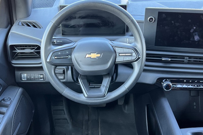 Chevrolet Silverado EV Vehicle Full-screen Gallery Image 16