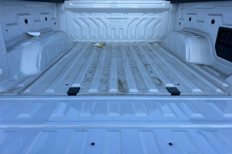 Chevrolet Silverado EV Vehicle Full-screen Gallery Image 17
