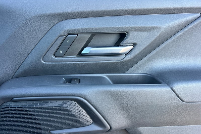 Chevrolet Silverado EV Vehicle Full-screen Gallery Image 21