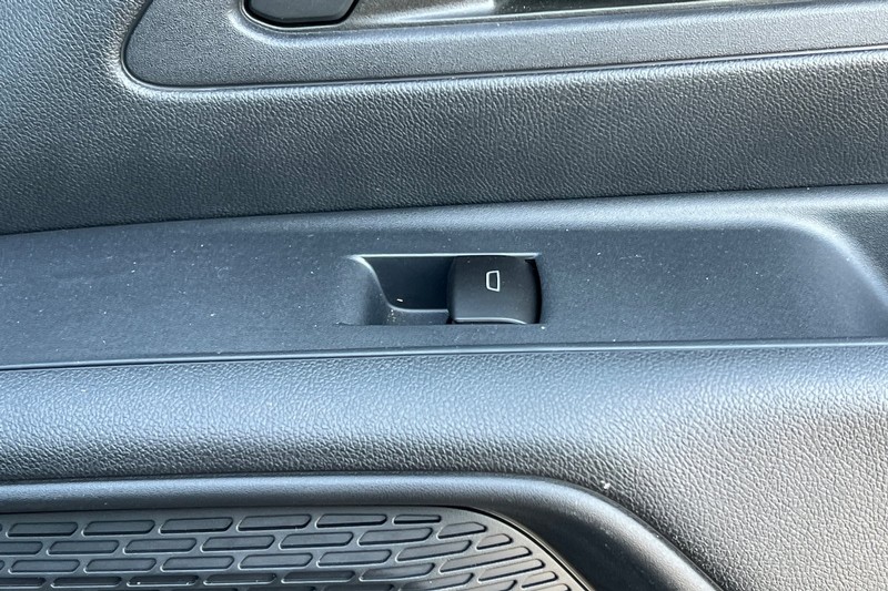 Chevrolet Silverado EV Vehicle Full-screen Gallery Image 22