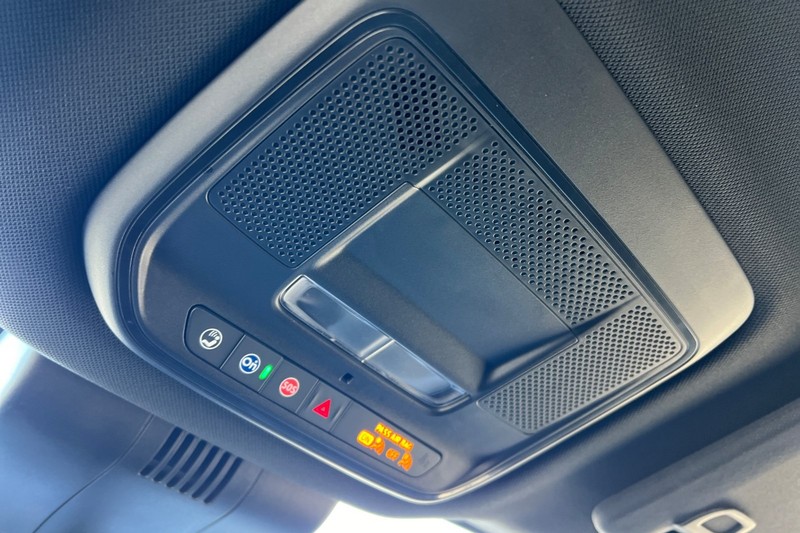 Chevrolet Silverado EV Vehicle Full-screen Gallery Image 24