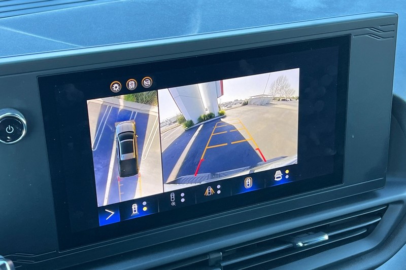 Chevrolet Silverado EV Vehicle Full-screen Gallery Image 27