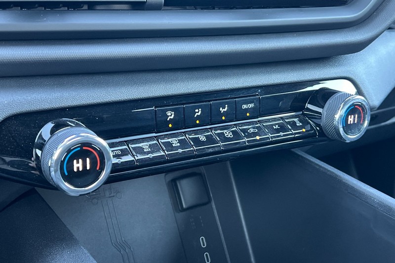 Chevrolet Silverado EV Vehicle Full-screen Gallery Image 28