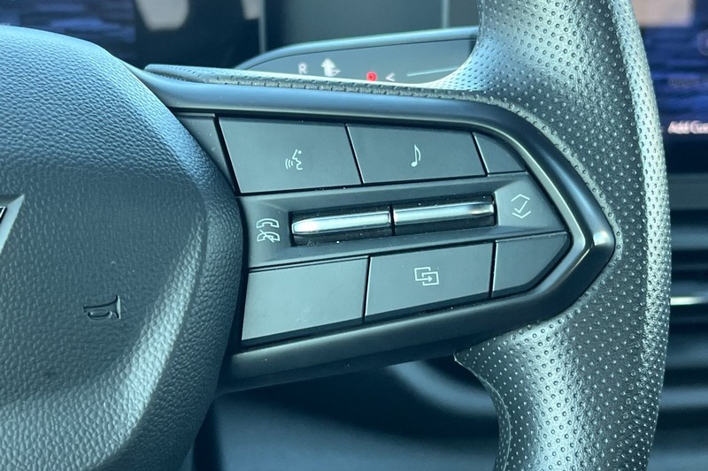 Chevrolet Silverado EV Vehicle Full-screen Gallery Image 37