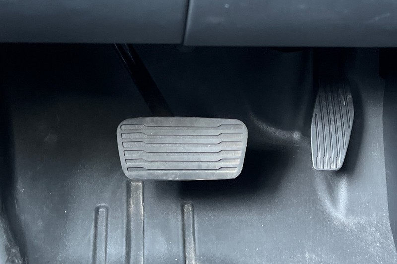 Chevrolet Silverado EV Vehicle Full-screen Gallery Image 42