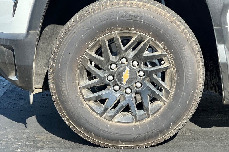Chevrolet Silverado EV Vehicle Full-screen Gallery Image 43