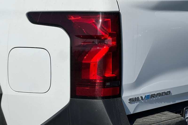 Chevrolet Silverado EV Vehicle Full-screen Gallery Image 46