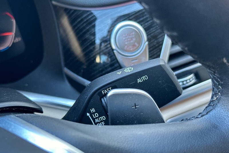 BMW 7 Series Vehicle Full-screen Gallery Image 39