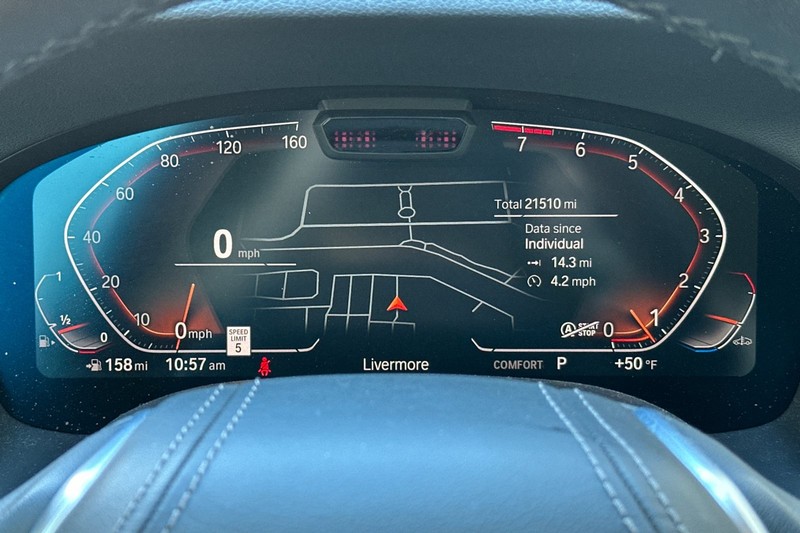 BMW 7 Series Vehicle Full-screen Gallery Image 40